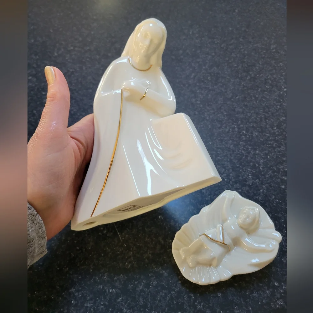 Mikasa Christmas Nativity Scene Holy Night Porcelain Ornaments Set 2 Figurines